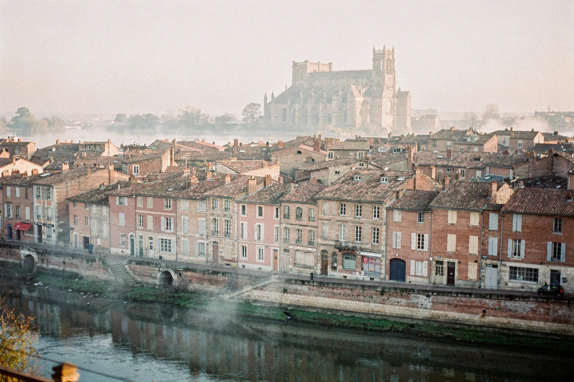 Toits et panorama de Albi