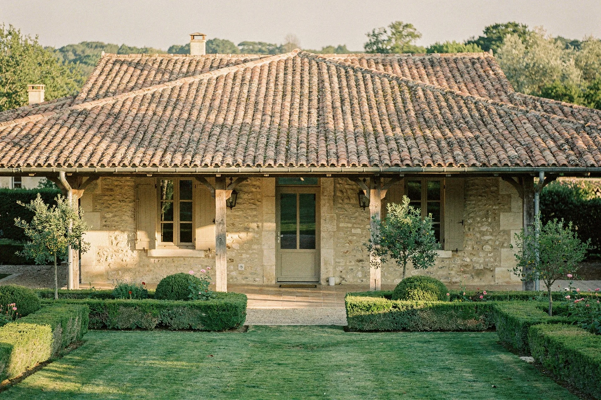 Démoussage toiture : méthodes, prix et devis — second visuel